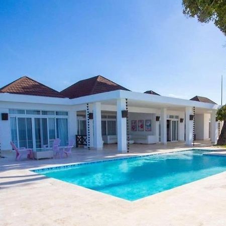 Luxe House Bed & Breakfast ซานโตโดมิงโก ภายนอก รูปภาพ